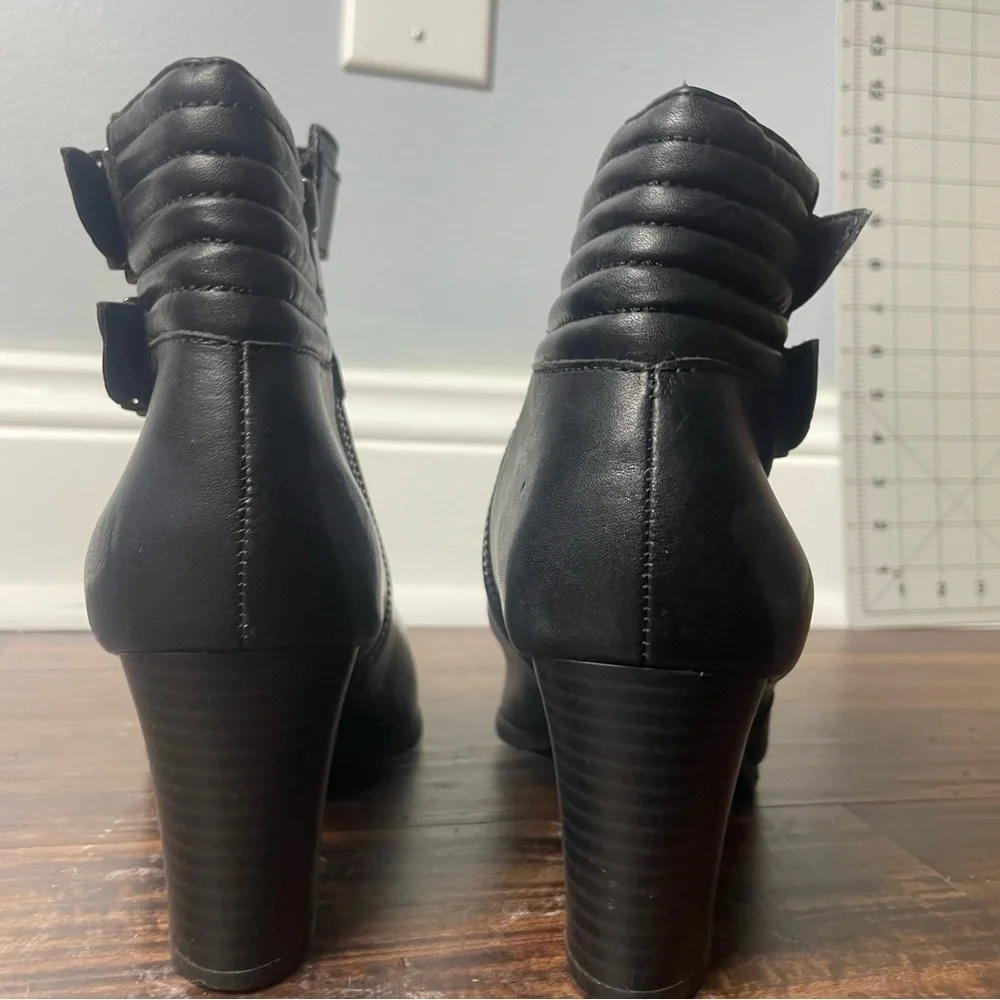 Anne Klein iflex Double Buckle Bootie Side Zip Size 7.5 “Towny” Vegan